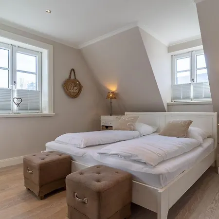 Tatil Evi Reetdachhaus Dreilanden Reetdachhaus Suenn Hart *